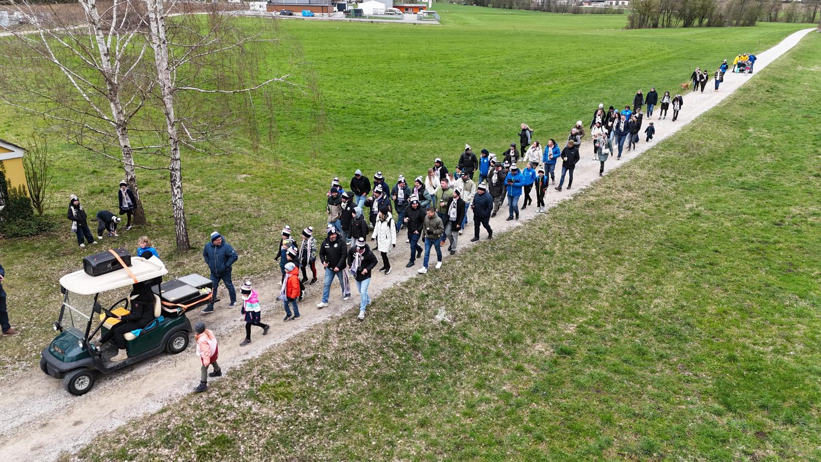 Fanmarsch zum Derby nach Euratsfeld